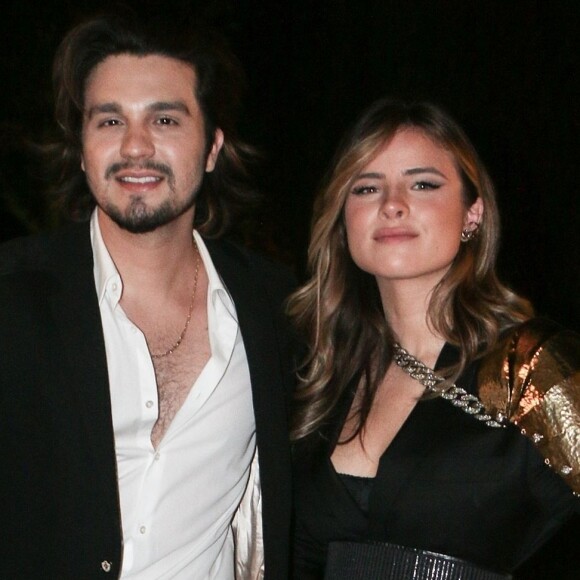 Luan Santana e Giulia Be mostram afinidade em desafio da web e agita fãs: 'Que conexão'