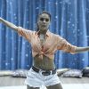 Paloma Bernardi mostra sua barriga chapada nos ensaios do 'Dança dos Famosos'