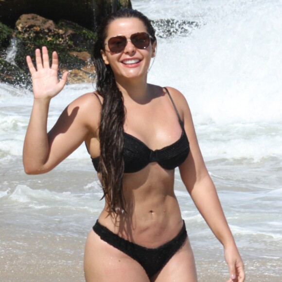 Irmã de Maiara, Maraisa exibe corpo sarado em foto de biquíni