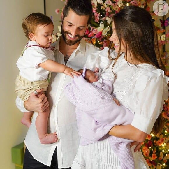 Alok e Romana Novais curtem primeiro Natal com os filhos, Ravi e Rayka