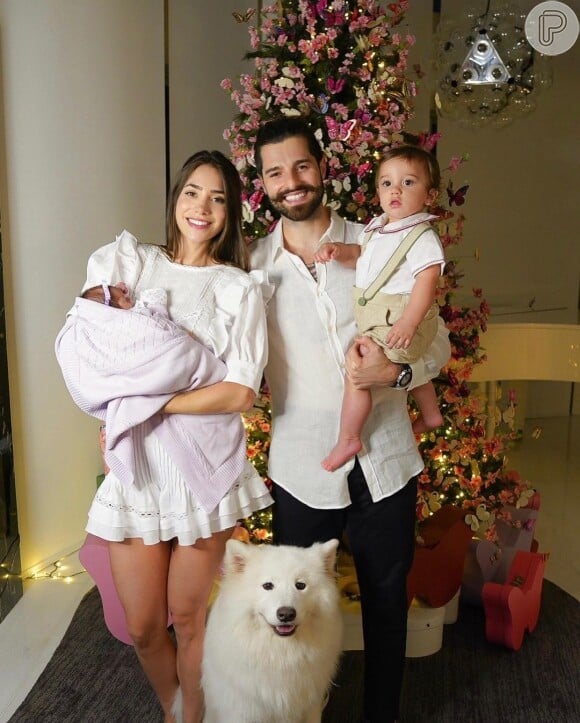 Filha de Romana Novais e Alok passou Natal com a família