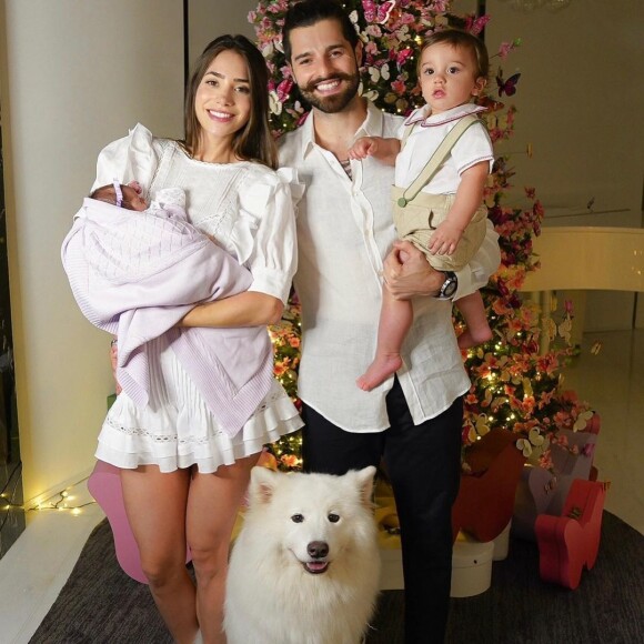 Filha de Romana Novais e Alok passou Natal com a família
