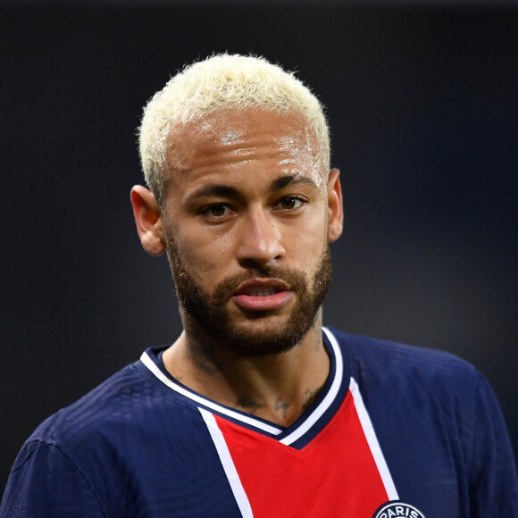 Assessoria de Neymar indica que jogador ficará em SC no Réveillon