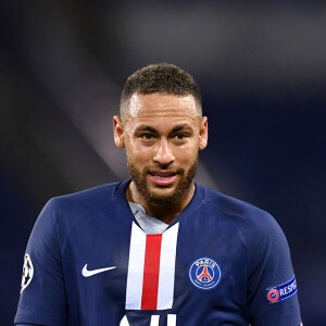 Neymar, criticado por festa de Réveillon, viaja para Santa Catarina e muda planos