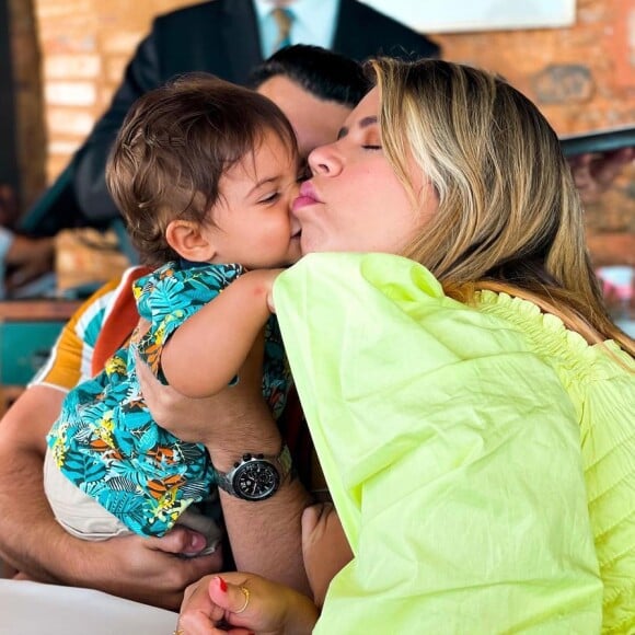 Marília Mendonça descreve como lidou com ganho de peso na maternidade