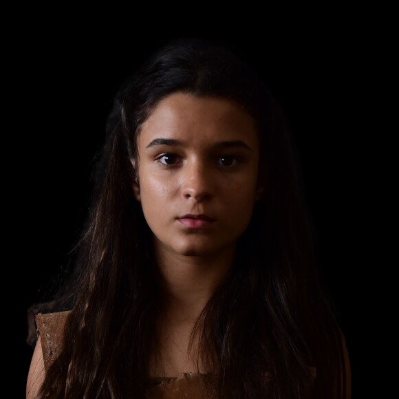 Naira (Fernanda Junqueira) também é filha de Adão (Carlo Porto) e Eva (Juliana Boller), na novela 'Gênesis'