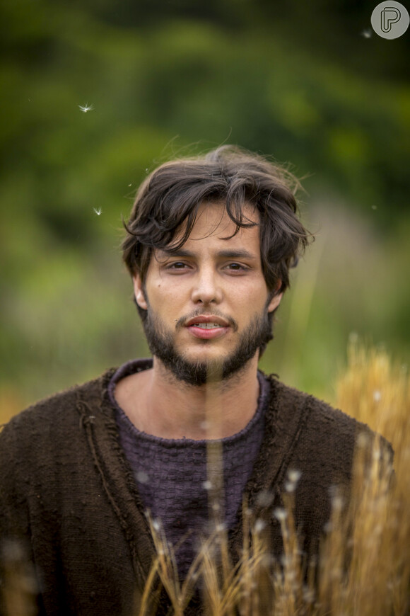 Noé (Bruno Guedes) é o namorado de Naamá (Rafaela Sampaio) que é expulso da cidade pelo pai dela, Lameque (Jayme Periard), na novela 'Gênesis'