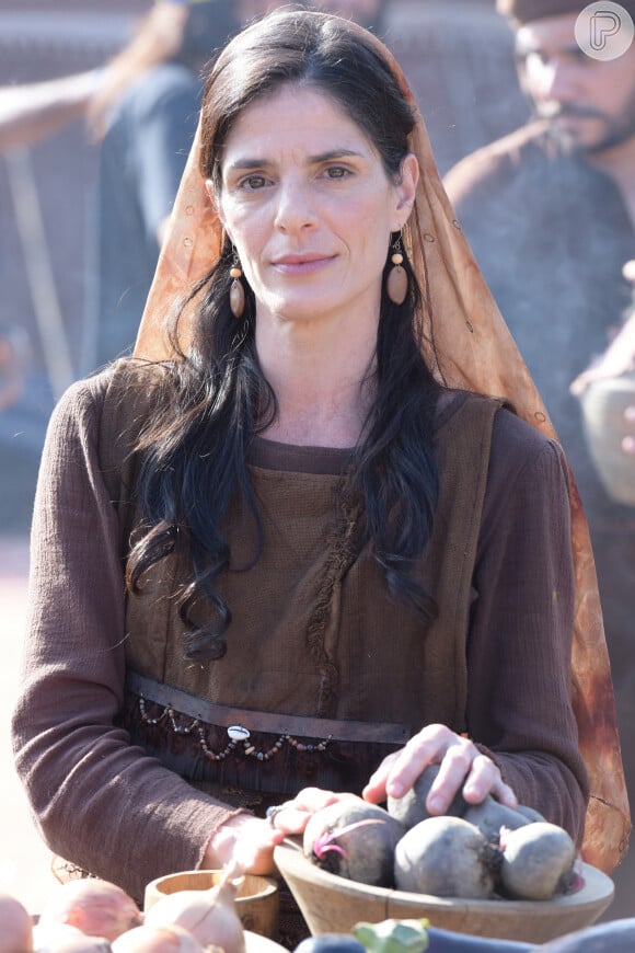 Na novela 'Gênesis', Fátima é interpretada por Isabel Gueron na fase adulta