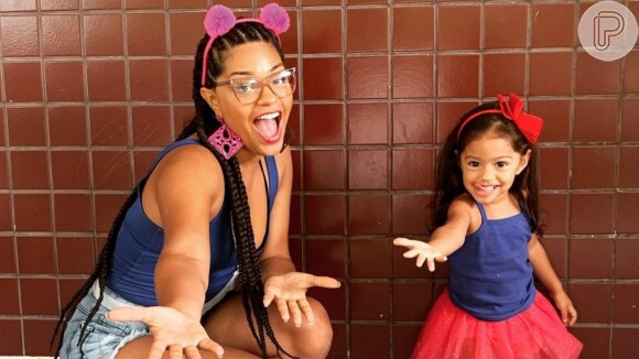 Juliana Alves exibe novo corte de cabelo da filha, Yolanda, em vídeo na web