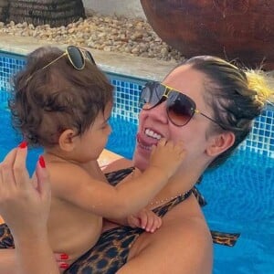 Marília Mendonça é mãe coruja do pequeno, Leo, 1 ano