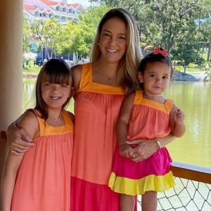 Filhas de Ticiane Pinheiro, Rafaella Justus e Manuella combinam looks com a mãe