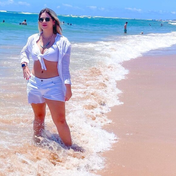 Marília Mendonça mostrou resultado de abdominoplastia há dois anos
