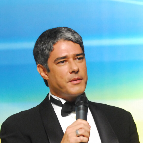 William Bonner fala da pandemia: 'A média de casos da pandemia do Brasil também bateu um recorde'