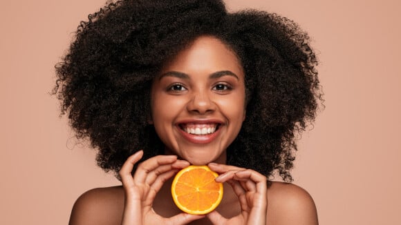 Vitamina C: 10 coisas que você precisa saber para incluir o produto no skincare!