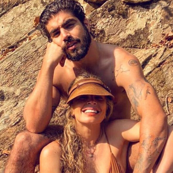 Grazi Massafera viaja a Fernando de Noronha e reencontra Caio Castro