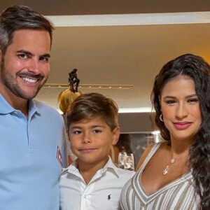 Simone, da dupla com Simaria, espera sua primeira menina, fruto do casamento com Kaká Diniz