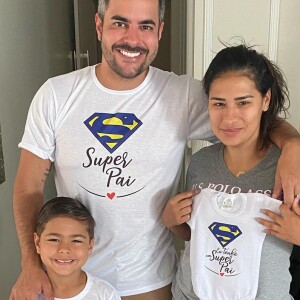 Simone, da dupla com Simaria, e Kaká Diniz já são pais de Henry, de 6 anos