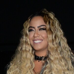 Rafaella Santos fez lipo LAD