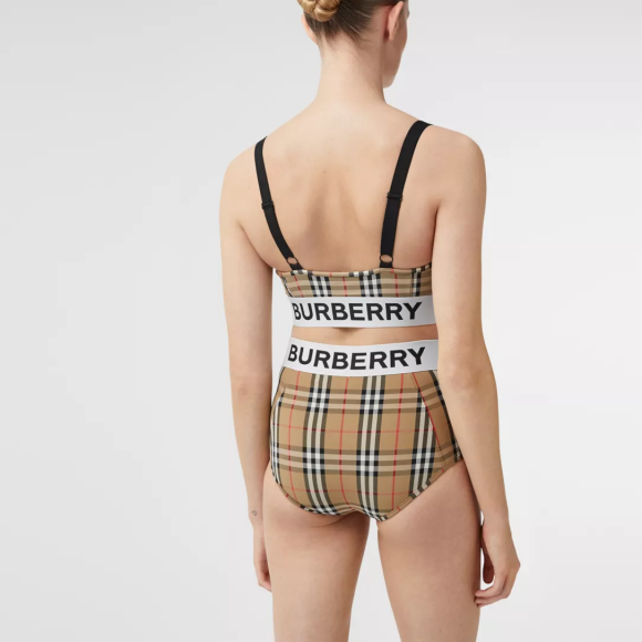 Veja detalhes do look Burberry usado por Anitta