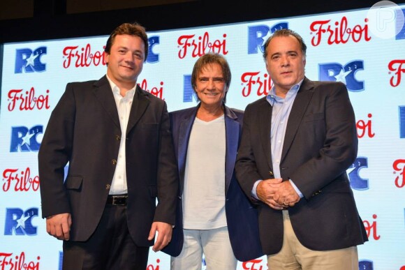 Roberto Carlos com Tony Ramos e o presidente presidente da JBS, Wesley Batista