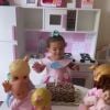 Ticiane Pinheiro filmou a filha caçula cantando 'parabéns' para suas bonecas