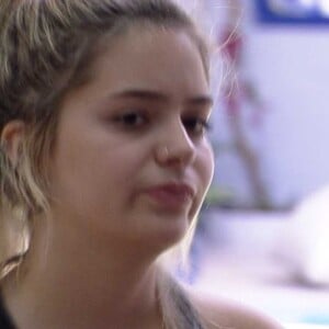 'BBB 21': Viih Tube ouve conversa de Karol Conká e Fiuk e se alia a Gilberto no jogo