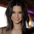 Kendall Jenner impressionou a web pelo corpo em foto de microbiquíni