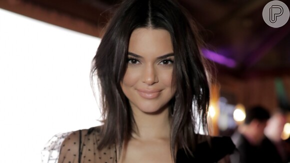 Kendall Jenner impressionou a web pelo corpo em foto de microbiquíni
