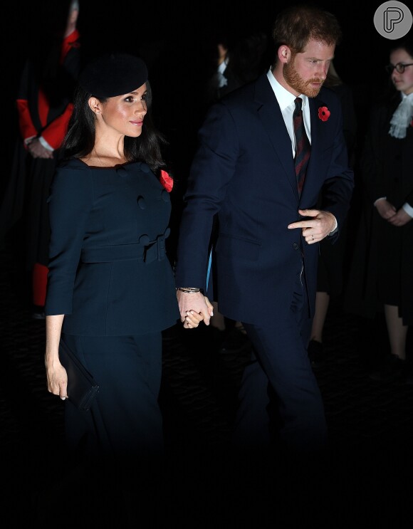 Meghan Markle e príncipe Harry surgiram em uma foto preto e branca para anunciar gravidez