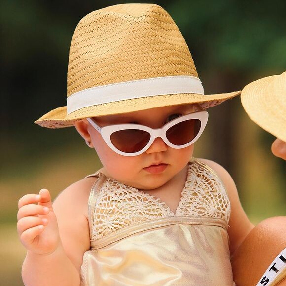 Ana Paula Siebert faz viagem de aniversário com Roberto Justus e filha