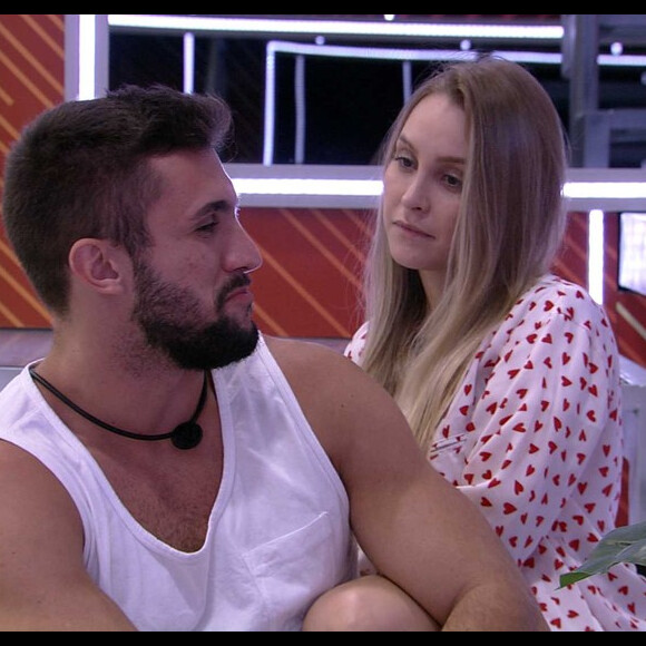 'BBB 21': Arthur lamentou mudança na postura de Carla Diaz