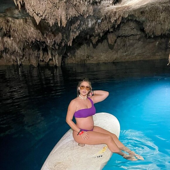 Virgínia Fonseca nota umbigo estufado na gravidez