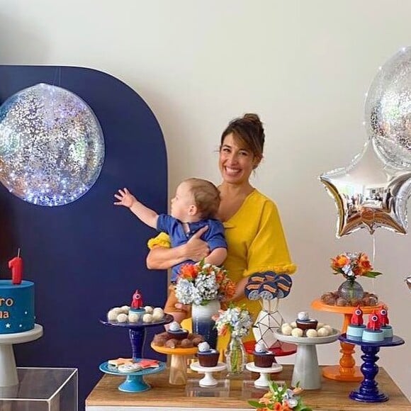 Filho de Giselle Itié e Guilherme Winter se encantou com a decoração de sua festa de 1 ano