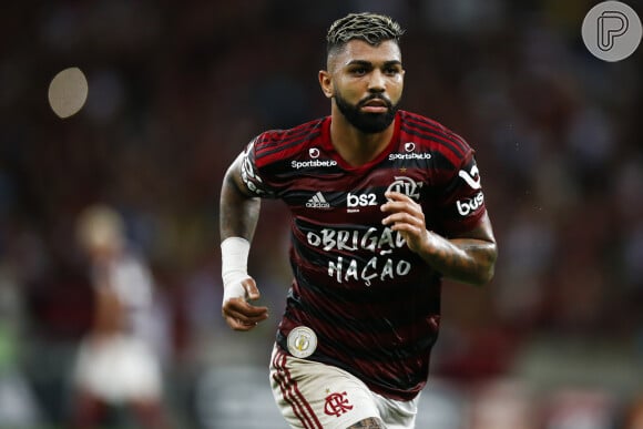 Jogador Gabigol, do Flamengo, é pego em aglomeração em cassino clandestino e Ana Maria Braga critica: 'É frango'.