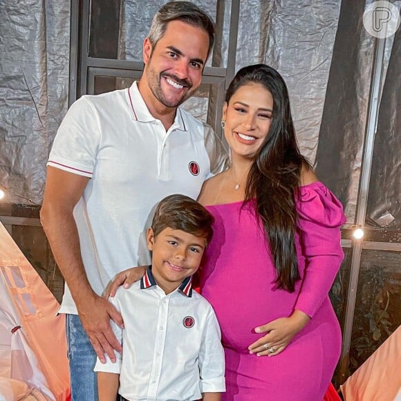 Simone é casada com Kaká Diniz e tem dois filhos: Henry e Zaya