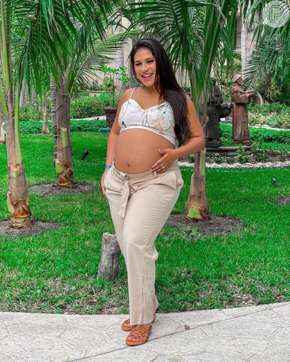 Dupla de Simaria, Simona já emagreceu alguns quilos logo na primeira semana após o parto de Zaya