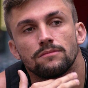 'BBB 21': Arthur ouviu de Caio que estava apaixonado por Carla Diaz. 'Arriou os pneus'