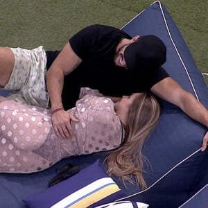 'BBB 21': Arthur disse ter se emocionado com declaração de Carla sobre Conduru