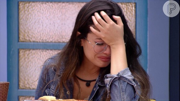 'BBB 21': Juliette, no Paredão, chora sozinha na cozinha após tentar consolar Sarah