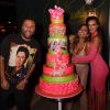 Anitta fez jantar de aniversário em Miami, organizado pelos amigos Dave e Isabela Grutman