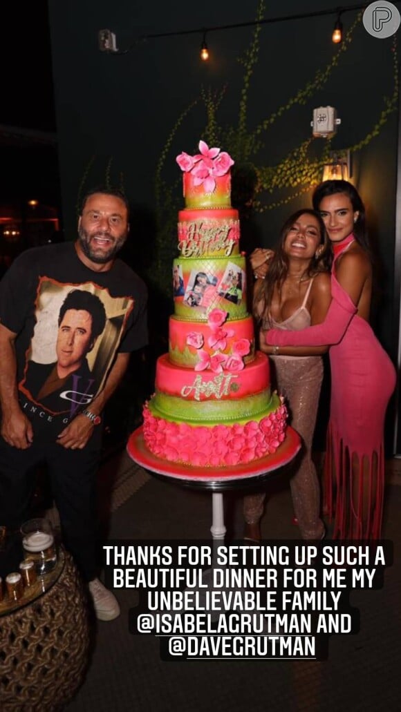 Anitta fez jantar de aniversário em Miami, organizado pelos amigos Dave e Isabela Grutman