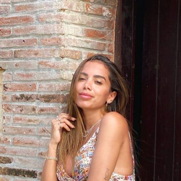 Anitta está em Miami, nos Estados Unidos, e comemorou o aniversário de 28 anos em jantar com família e amigos