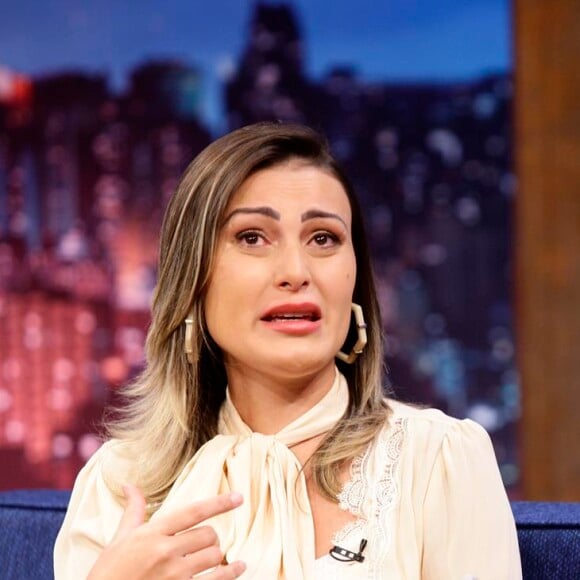 Andressa Urach afirmou que manterá cicatrizes nas pernas para lembrar o drama pelo qual passou