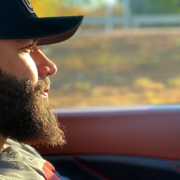 Gusttavo Lima comprou carro de luxo exclusivo avaliada em mais de R$ 2 milhões, diz colunista