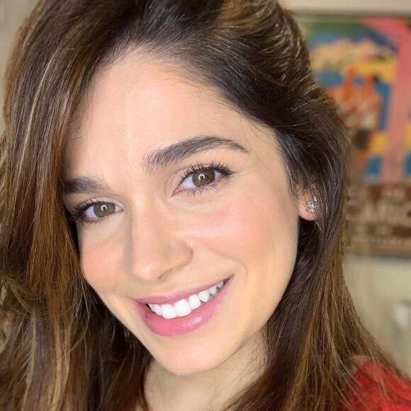 Sabrina Petraglia desabafou e chorou ao falar da 'cobraça pelo corpo perfeito pós-parto'