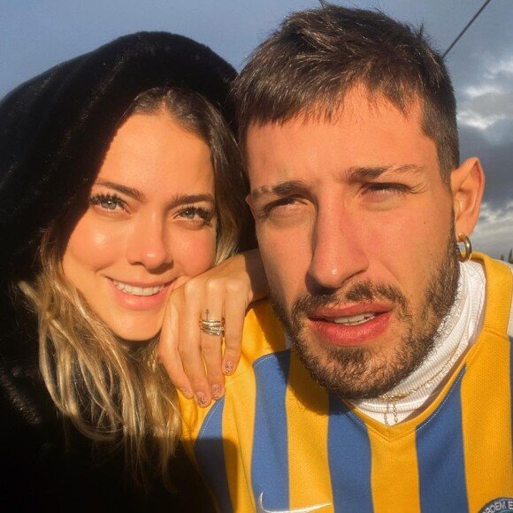 Carol Dantas e o marido, Vinícius Martinez, se mudaram para Barcelona, na Espanha, com o filho do casal, Valetim (1 ano), e o primogênito dela, Davi Lucca