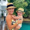 Ana Paula Siebert gosta de combinar roupas de praia com a filha, Vicky