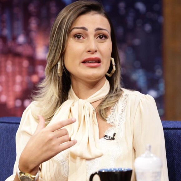 Andressa Urach foi apresentada ao marido, Thiago Lopes, através de uma amiga em comum: 'Thiago foi um presente de Deus na vida dela'