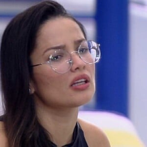 'BBB 21': Juliette recebe críticas ao 'debochar' de dívida de Gil e web sobe tag 'DEZ MIL É DINHEIRO' nas redes sociais