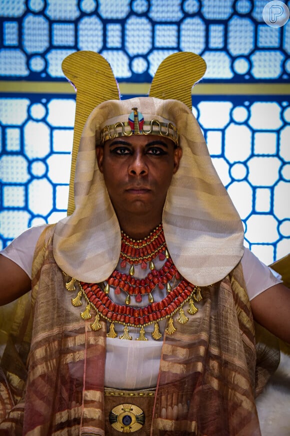 Na novela 'Gênesis', o faraó (André Ramiro) manda que todos os hebreus deixem o Egito após ser atingido por uma praga